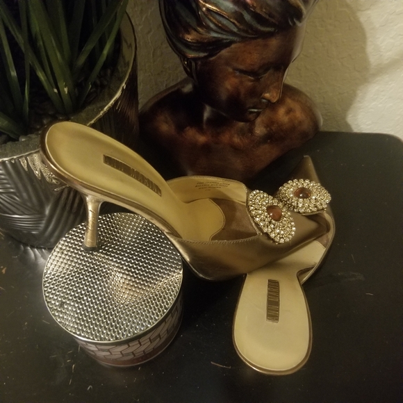 Ann Marino Bronze Mules - Picture 6 of 8